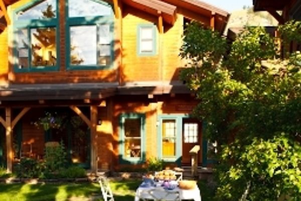 The Alpine House Lodge and Cot (Jackson)